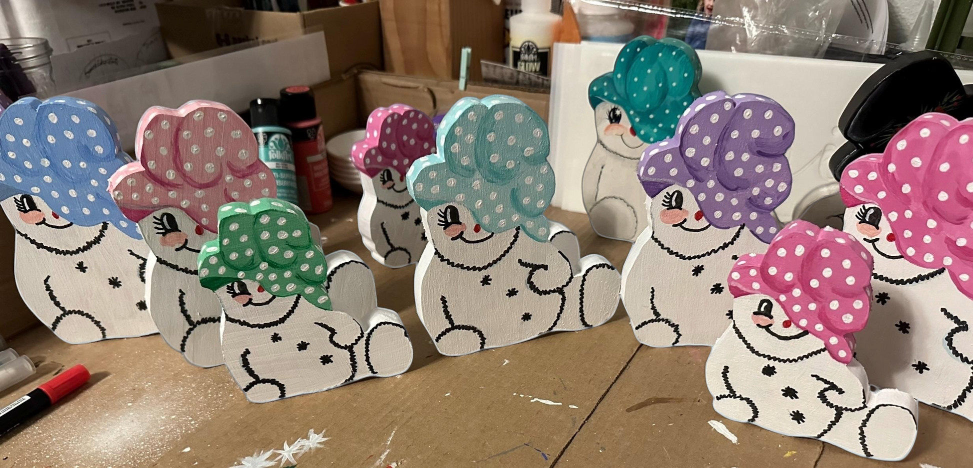 Snowman & Snowwoman Couple Wood Shelf Sitter – Cute, Chunky Winter Décor for Mantel or Windowsill, Customized Hat Color Option